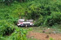 Cao Bằng: Xe khách rơi xuống vực, 11 người thương vong