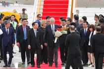 Video: Nhà lãnh đạo Peru đáp máy bay thương mại đến Đà Nẵng dự APEC