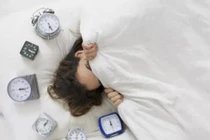 4 thói quen tệ hại vào buổi sáng rút ngắn 20 năm tuổi thọ