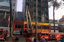 Cháy khách sạn Hanh Long ở Sài Gòn, gần 20 người mắc kẹt