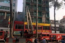 Cháy khách sạn Hanh Long ở Sài Gòn, gần 20 người mắc kẹt