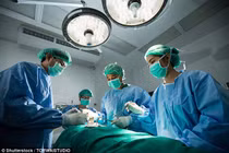 Suýt bỏ mạng vì ăn 5 con ếch sống để chữa bệnh thấp khớp