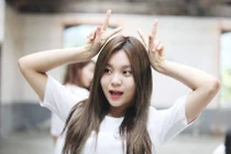 "Thần tượng xấu nhất Kpop" lột xác trong loạt hình mới