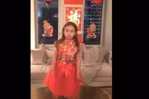 Cháu gái Tổng thống Mỹ Donald Trump hát bằng tiếng Trung