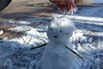 Video: Fansipan lúc mờ sáng trắng xoá băng tuyết