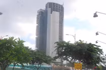Hàng loạt dự án 'khủng' ở TPHCM bị siết nợ