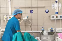 Hãi hùng 5 ca tự tử bằng thuốc diệt cỏ nhập viện trong 1 đêm