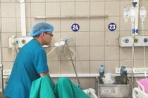 Hãi hùng 5 ca tự tử bằng thuốc diệt cỏ nhập viện trong 1 đêm