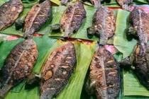 Đặt cỗ tận Tây Bắc, ship hàng 300 km về HN mở tiệc