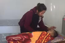 Bé 2 tuổi chết tức tưởi ở nhà trẻ Mai Anh, Bình Định