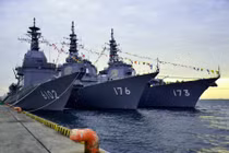 Thăm đội tàu chiến “khủng” ở căn cứ hải quân Yokosuka