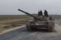 Tận mắt Quân đội Syria hừng hực đổ về Aleppo