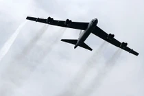 Đo sức mạnh “pháo đài bay” B-52H tuần tra Biển Đông