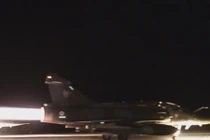 Mãn nhãn chiến đấu cơ Pháp xuất kích trong đêm đánh IS