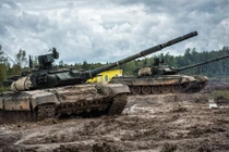 Quan sát xe tăng T-90A Nga luyện bắn pháo, súng