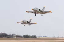 Trung đoàn 910 KQND Việt Nam tổ chức thi bay tốt nghiệp