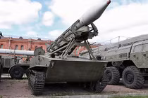 Thăm kho vũ khí khổng lồ trong Bảo tàng St. Petersburg (3)