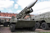 Thăm kho vũ khí khổng lồ trong Bảo tàng St. Petersburg (3)