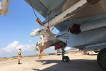 Su-30SM hộ tống máy bay không kích IS bằng vũ khí gì?