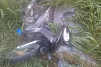 Quảng Nam: Phát hiện thi thể thanh niên bên xe máy dưới mương