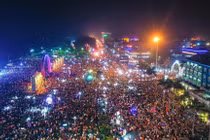 Hãi hùng biển người đổ về Cửa Lò trong kỳ nghỉ lễ