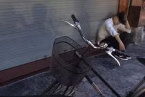 Chàng trai bị đá vì quên tặng quà bạn gái ngày...“Quốc tế son môi“