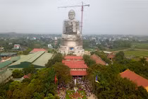 Video: Chiêm ngưỡng đại tượng phật cao 60m, lớn nhất Đông Nam Á