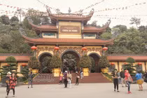 Chùa Ba Vàng đột ngột ngừng “gọi vong, cúng oan gia trái chủ“