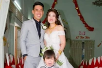 Sự thật bức ảnh cô bé khóc nức nở trong bức ảnh cưới gây xôn xao