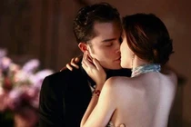 Trai trẻ khốn đốn vì bị gái quán bar lừa "đổ vỏ"