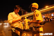 Vượt nồng độ cồn quy định, tài xế nói CSGT nên thông cảm vì còn tỉnh táo