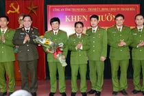 Bắt hàng chục người trong đường dây tín dụng đen 200 tỉ