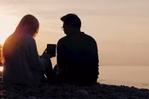 Cô gái bị tố "đào mỏ" người yêu suốt 2 năm rồi cưới chồng gây xôn xao