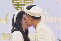 Bùi Tiến Dũng "khóa môi" hôn thê đại gia trong lễ đính hôn