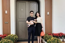 Á hậu Tú Anh lần đầu khoe ảnh con đầu lòng đúng mùng 1 Tết