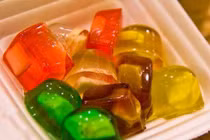 9 món ăn vặt bán đầy thị trường, trẻ con ăn vào sẽ đần độn