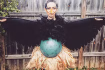 Trang phục Halloween hài hước, quái dị của các bà bầu