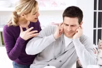 Cãi nhau với chồng, phụ nữ đừng dại nói những lời này