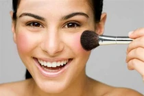 Để gò má ửng hồng hoàn hảo trong mùa đông