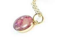 Độc đáo những sản phẩm được làm từ sữa mẹ