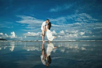 Năm mới ngắm ảnh cưới đẹp mê li của dâu Việt rể Tây