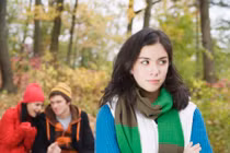 Phát hiện sự thật đau lòng từ chiếc túi đen trong cốp xe của chồng