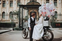 Ngưỡng mộ cách thể hiện tình yêu của các cụ ông Việt