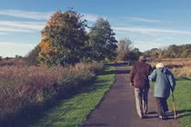 Chuyện tình của cụ 96 tuổi và vợ khiến nhiều người xem lại mình