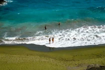 Chiêm ngưỡng những bãi biển đẹp kỳ lạ nhất thế giới