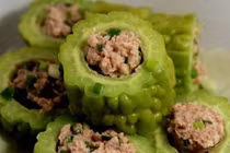 Nấu chung với thứ này mướp đắng không còn đắng, cực thơm ngon 