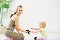 5 việc cha mẹ nên thường xuyên làm với bé 2 tuổi