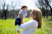 Hướng dẫn cách tắm nắng cho bé vào mùa đông