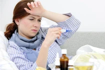 Dính mưa mùa hè, về nhà làm ngay việc này để tránh cảm lạnh