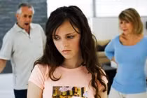 Bị đá ra khỏi nhà chồng vì không sinh được con trai